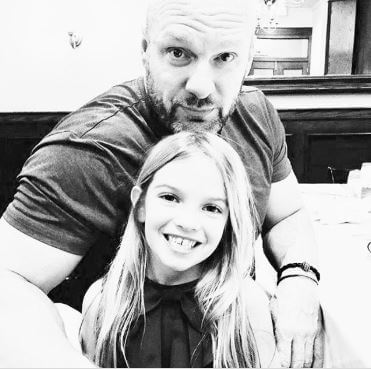 Leianesse Kramer's rumored father, Eric Allan Kramer, with his on-screen daughter, Mia Talerico.